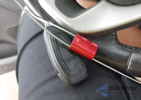 2013 Ford Fiesta Titanium z USA, uszkodzony, nr VIN 3FADP4CJ0DM154144